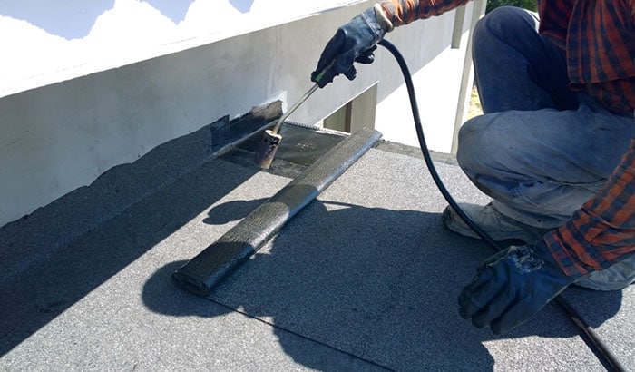 A Step-By-Step Guide on How to Repair Flat Roofs