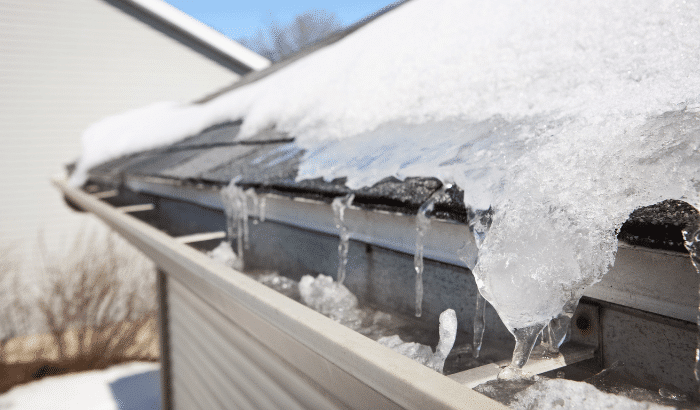 5 Tips to Protect Your Flat Roof from Snow Damage|5 Tips to Protect Your Flat Roof from Snow Damage